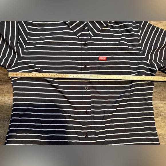 Dixxon Women’s Button Up NWOT - Picture 6 of 8